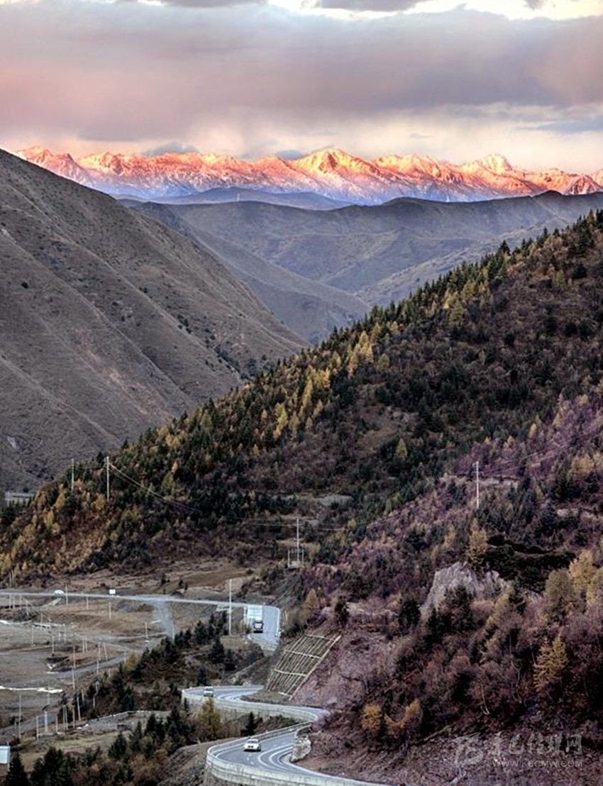 公路都這么美，你在川西高原到底錯過了多少風(fēng)景？