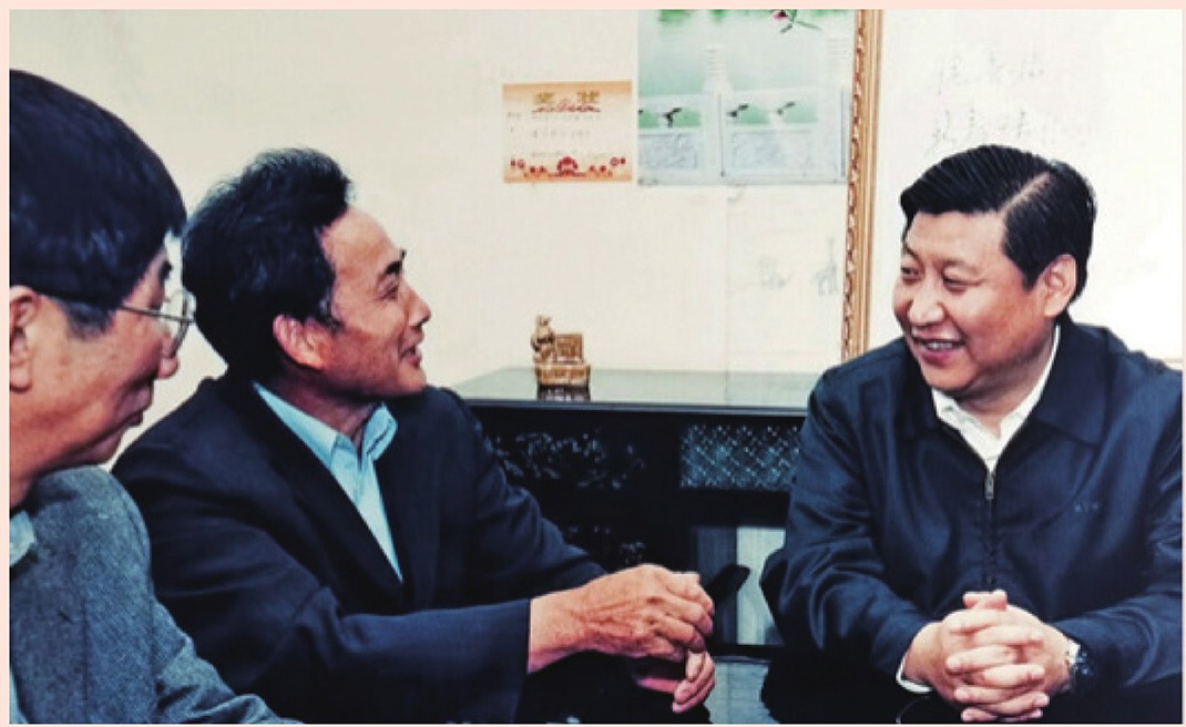 2003年4月24日，時(shí)任浙江省委書(shū)記習(xí)近平在浙江下姜村調(diào)研。